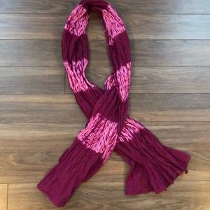 Scarf, with tie-dye detail, purple/pink